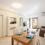 #043 Comfortable Great Αλμπουφέιρα
